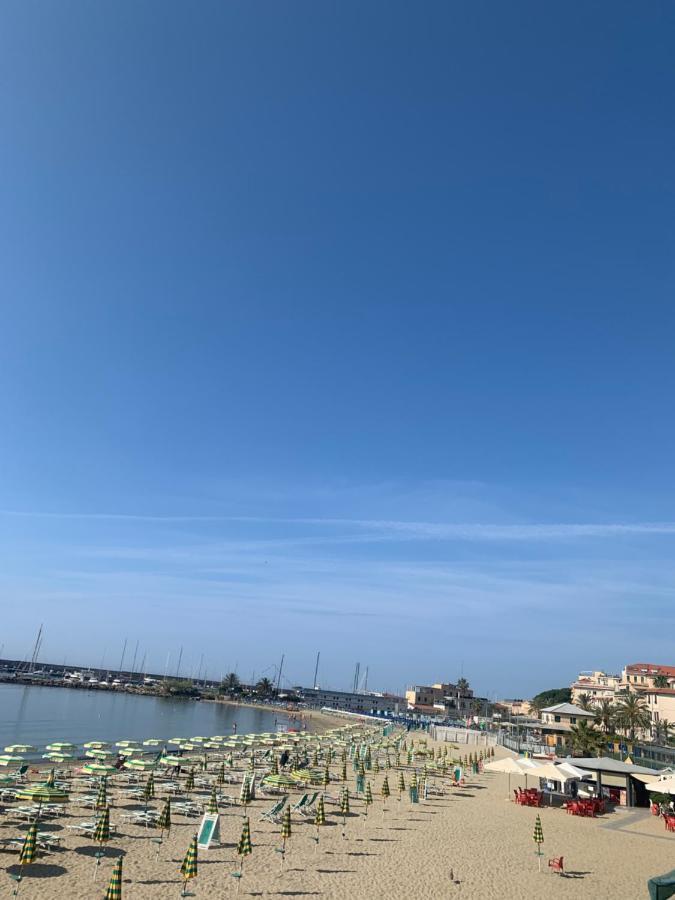Casa Girasole 1 Apartment Sanremo Bagian luar foto